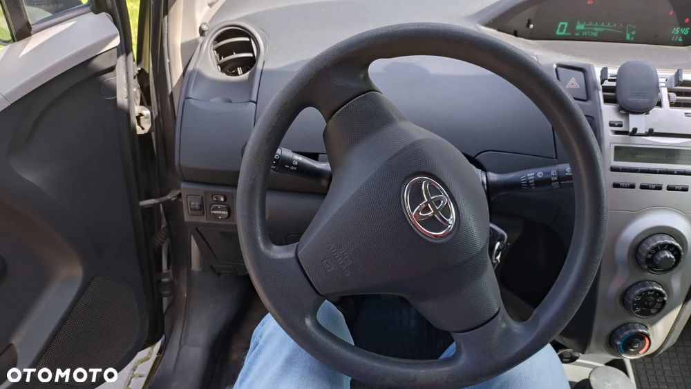 Toyota Yaris 1.3 Terra Gold - 1