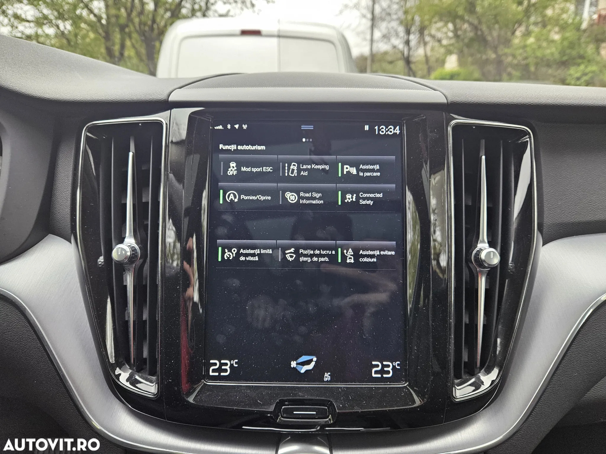 Volvo XC 60 D4 Momentum Pro - 20