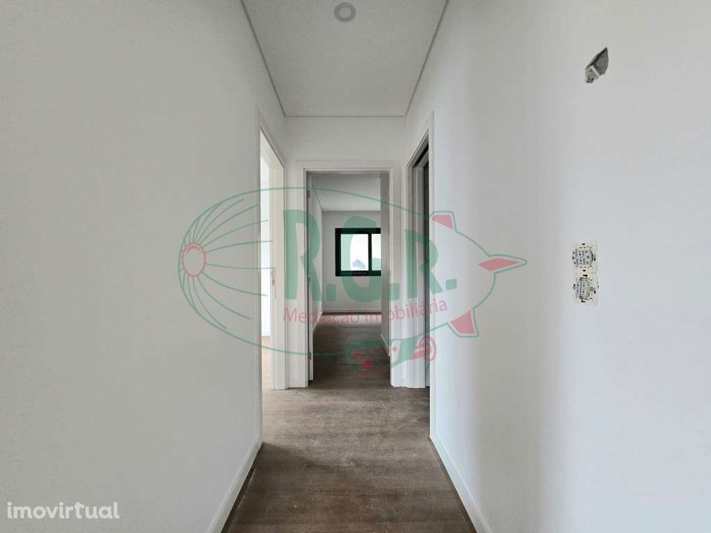 ANDAR MORADIA T2 RECUPERADO (NOVO) - VALBOM - Grande imagem: 5/21