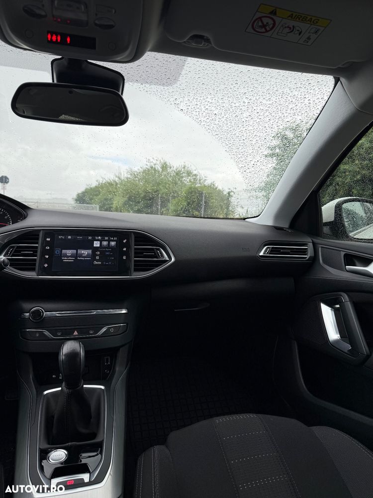 Peugeot 308 1.2 L PureTech Turbo S&S Allure - 15