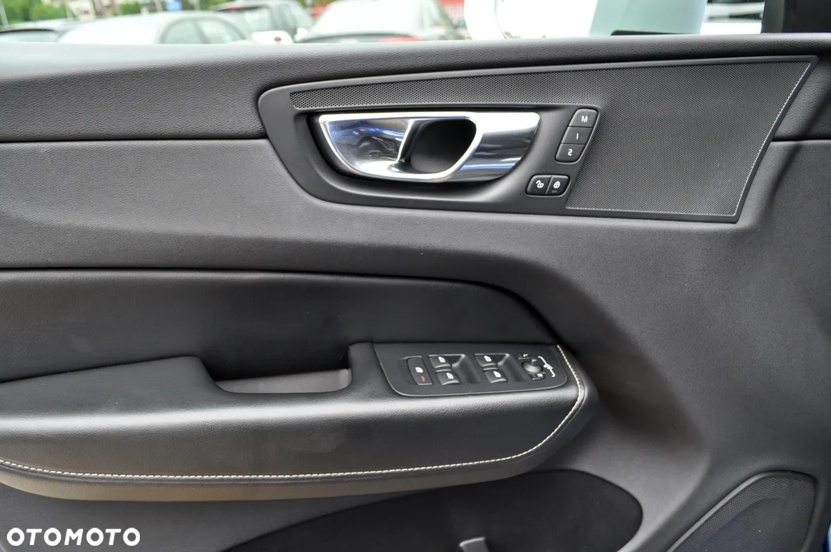 Volvo XC 60 D4 SCR AWD R-Design - 15