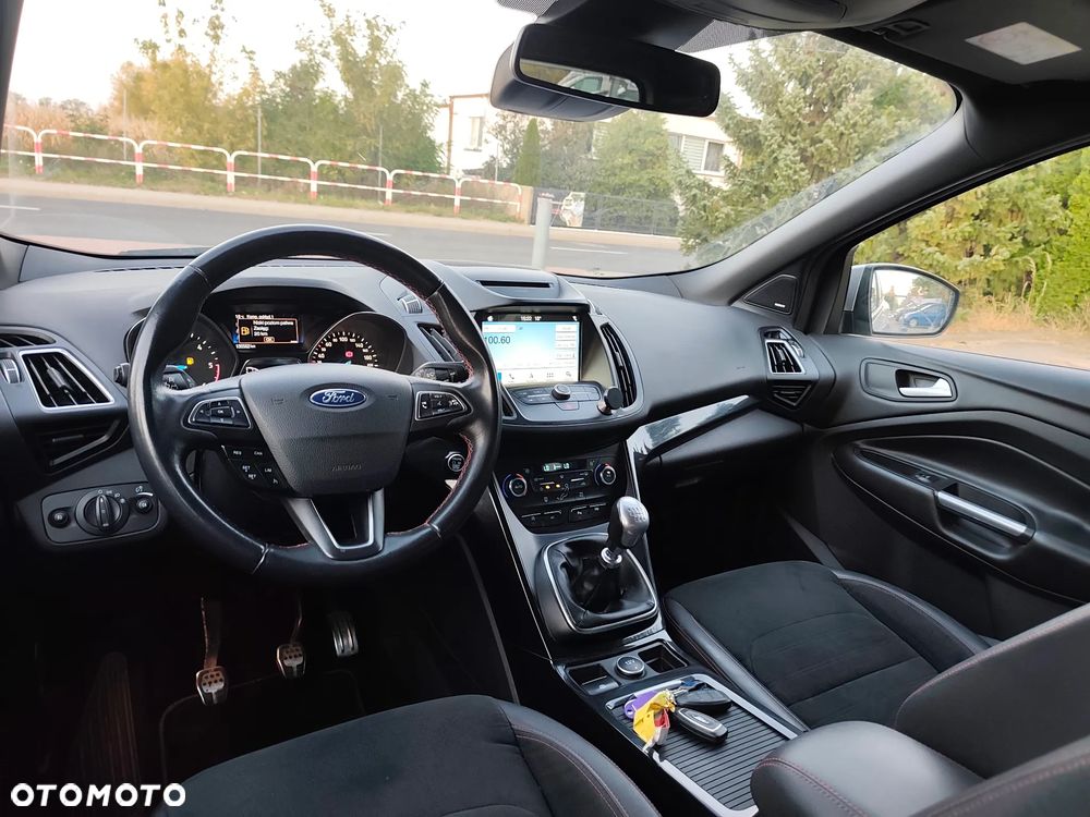 Ford Kuga 2.0 TDCi 2x4 ST-Line - 14