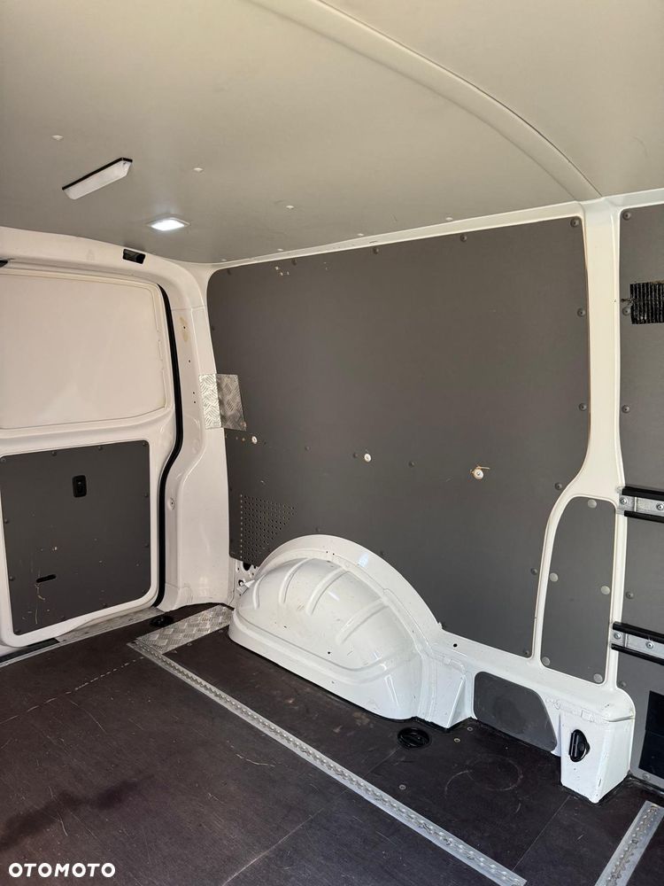 Volkswagen Transporter - 10