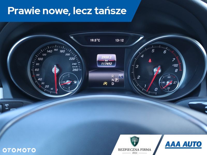 Mercedes-Benz GLA - 13