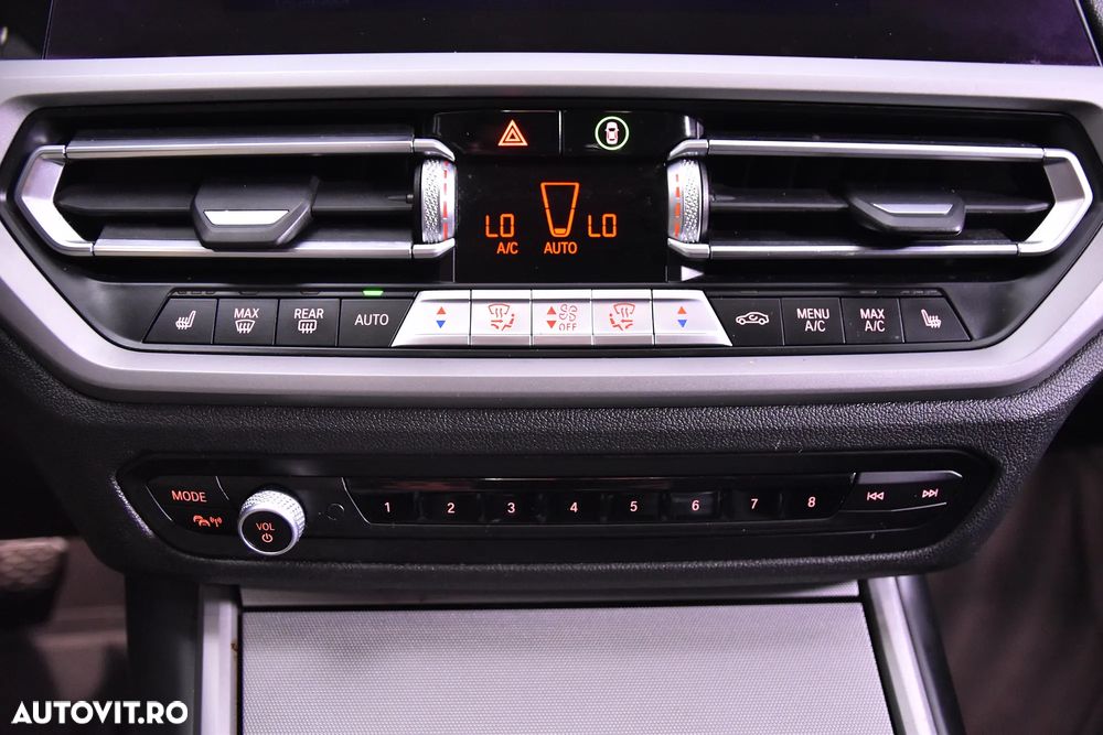 BMW Seria 3 320d Touring Aut. - 17