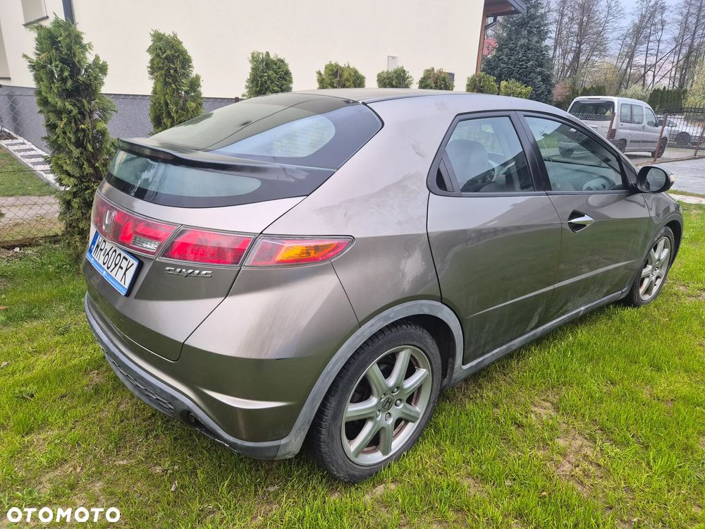 Honda Civic 1.8i-VTEC Sport - 2