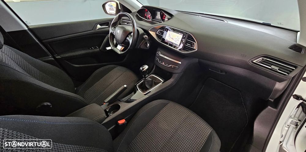 Peugeot 308 SW 1.5 BlueHDi Style - 24