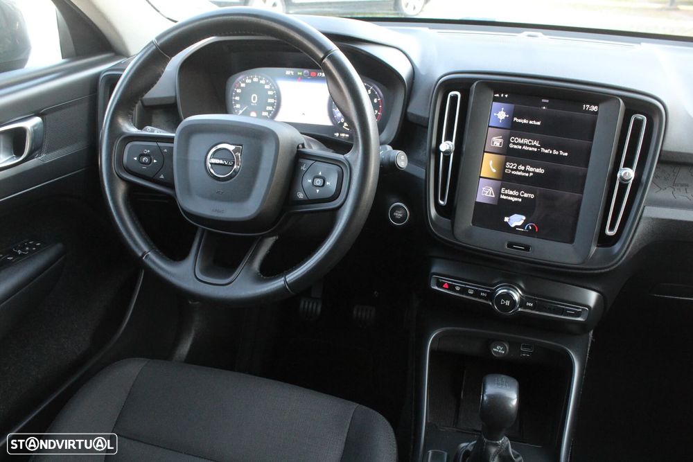 Volvo XC 40 1.5 T3 Momentum Tech Edition - 11