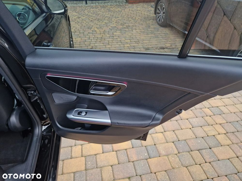 Mercedes-Benz Klasa C 220 d 9G-TRONIC Avantgarde - 32