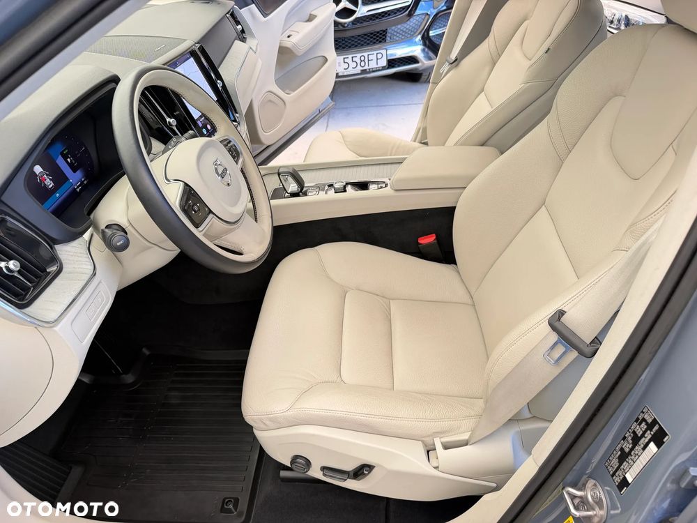 Volvo XC 60 T8 AWD Recharge Plus Black Edition - 8