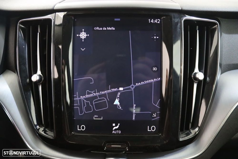 Volvo XC 60 2.0 D4 Inscription AWD Geartronic - 18