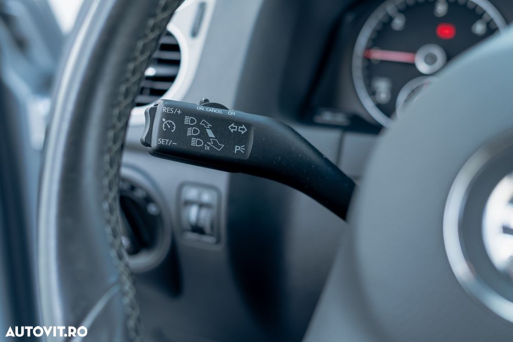 Volkswagen Golf Plus 1.6 TDI DPF MATCH - 25