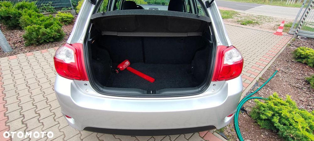 Toyota Auris 1.4 D-4D Terra - 12