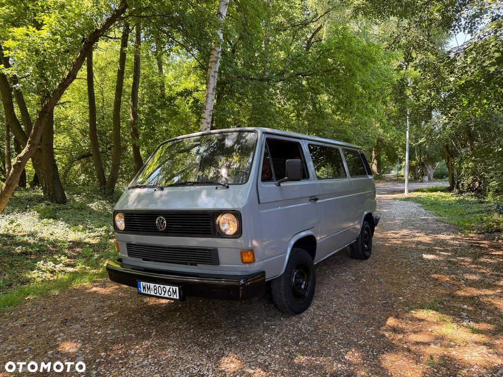 Volkswagen Transporter - 1