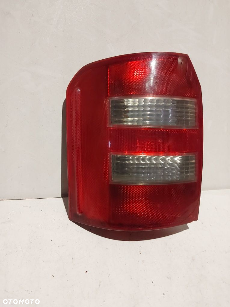 Audi A2 lewa tylna lampa lewy tył - 3