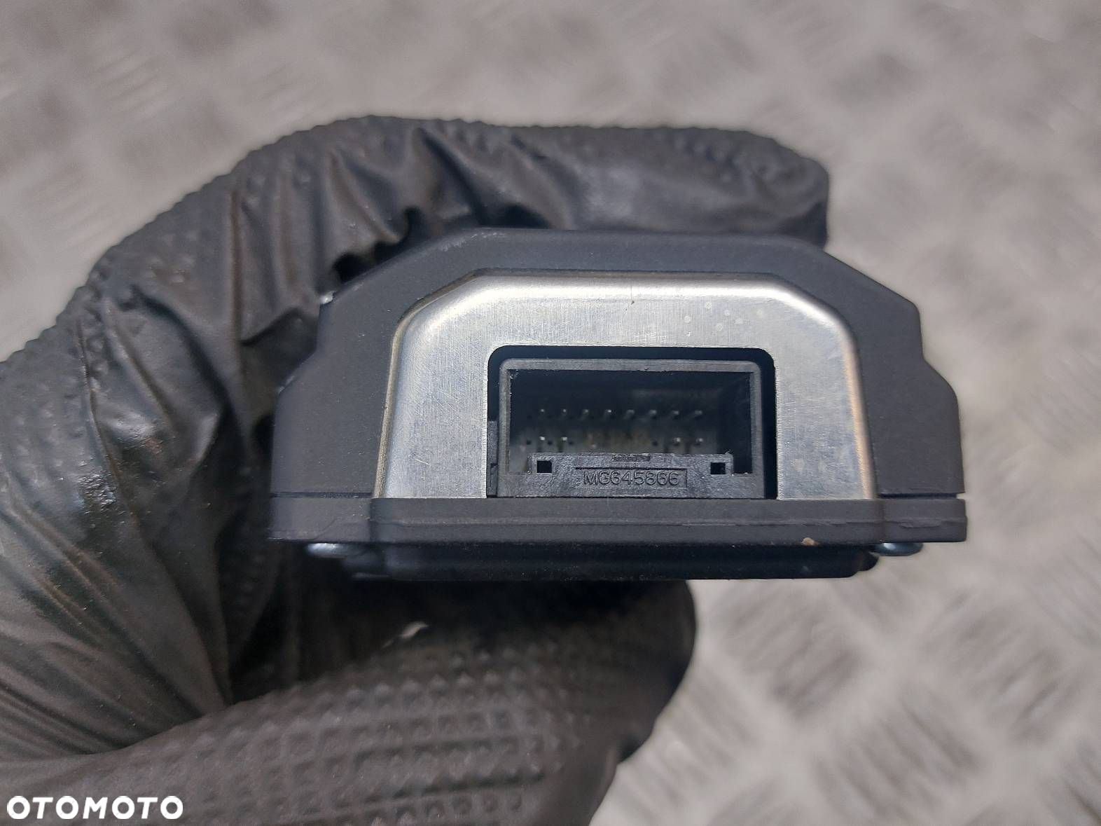 KAMERA MODUŁ ASYSTENT PASA RUCHU KIA CEED III 99211-J7200 - 2