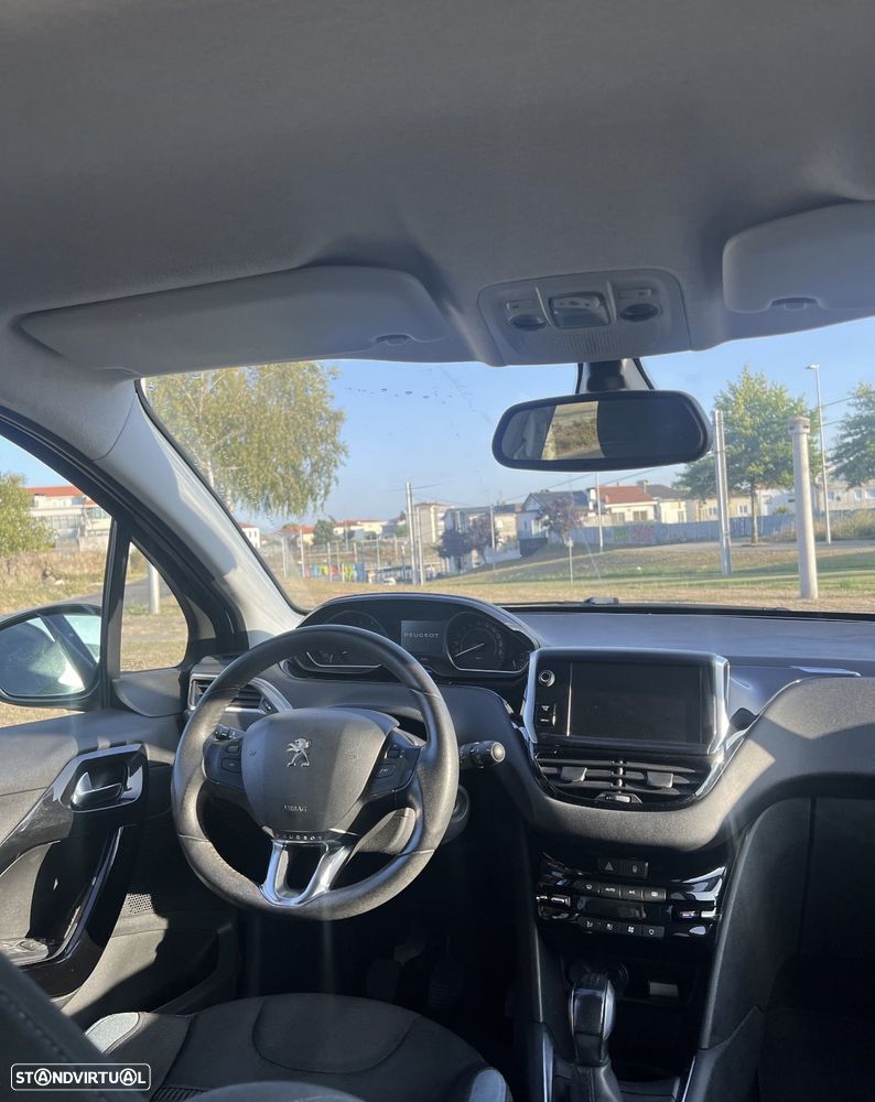Peugeot 208 2014 photo 5