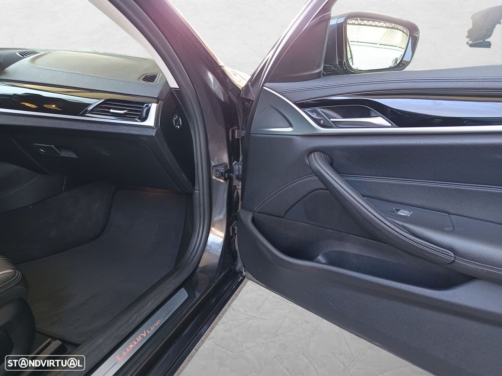 BMW 520 d Line Luxury Auto - 36