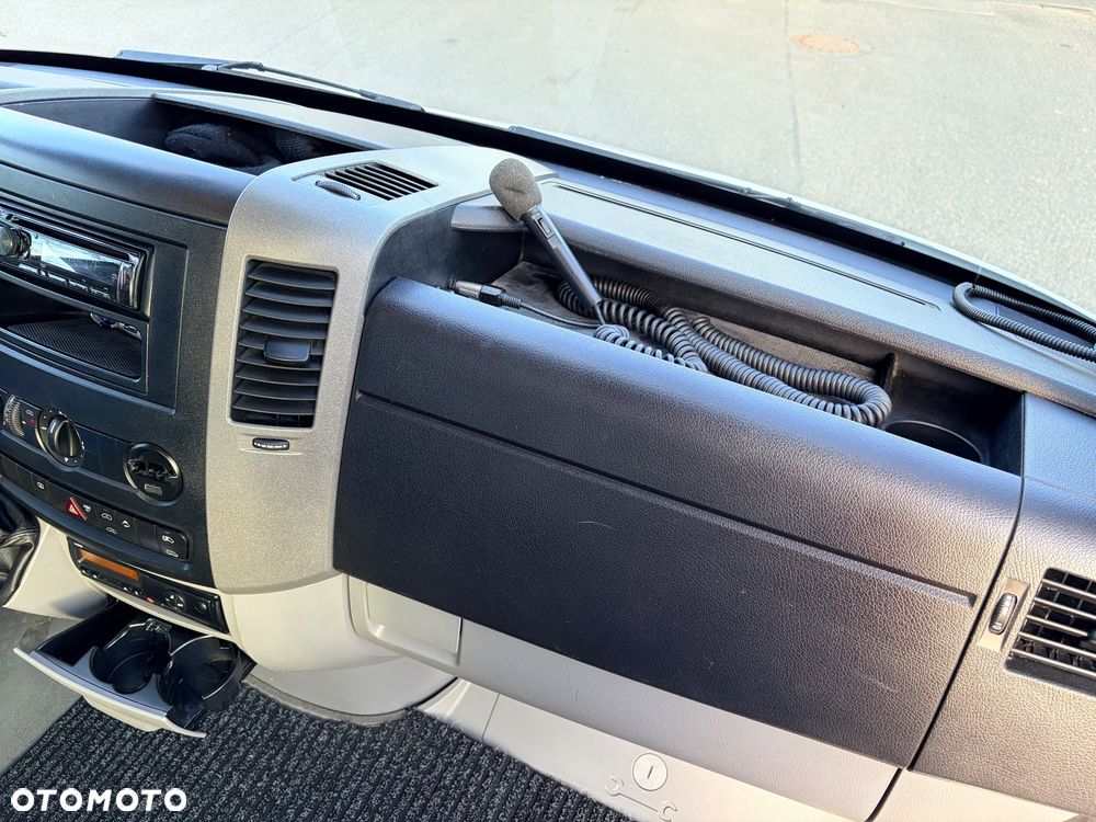 Mercedes-Benz 513 - 12