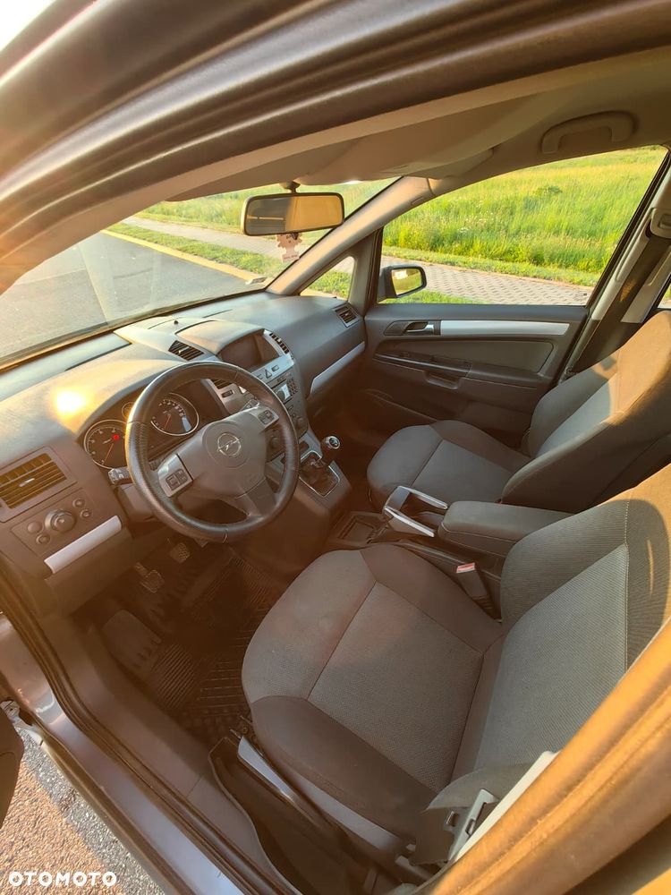 Opel Zafira - 8