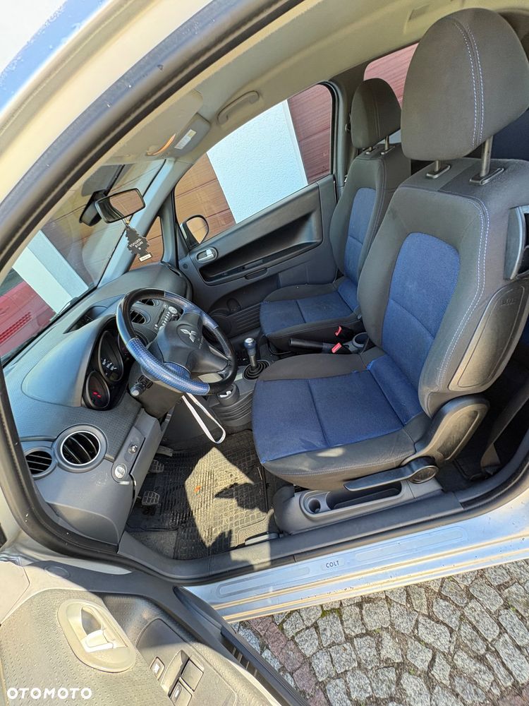 Mitsubishi Colt - 15