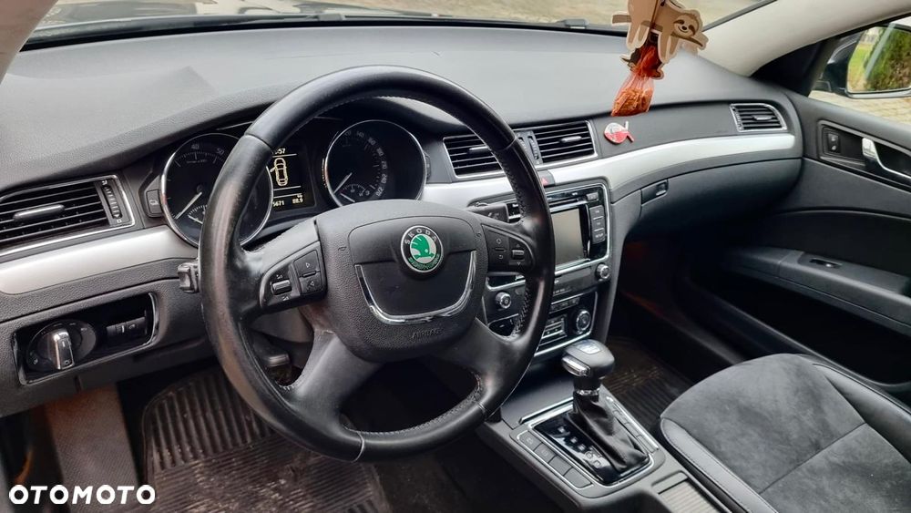 Skoda Superb 2.0 TSI Platinum DSG - 11