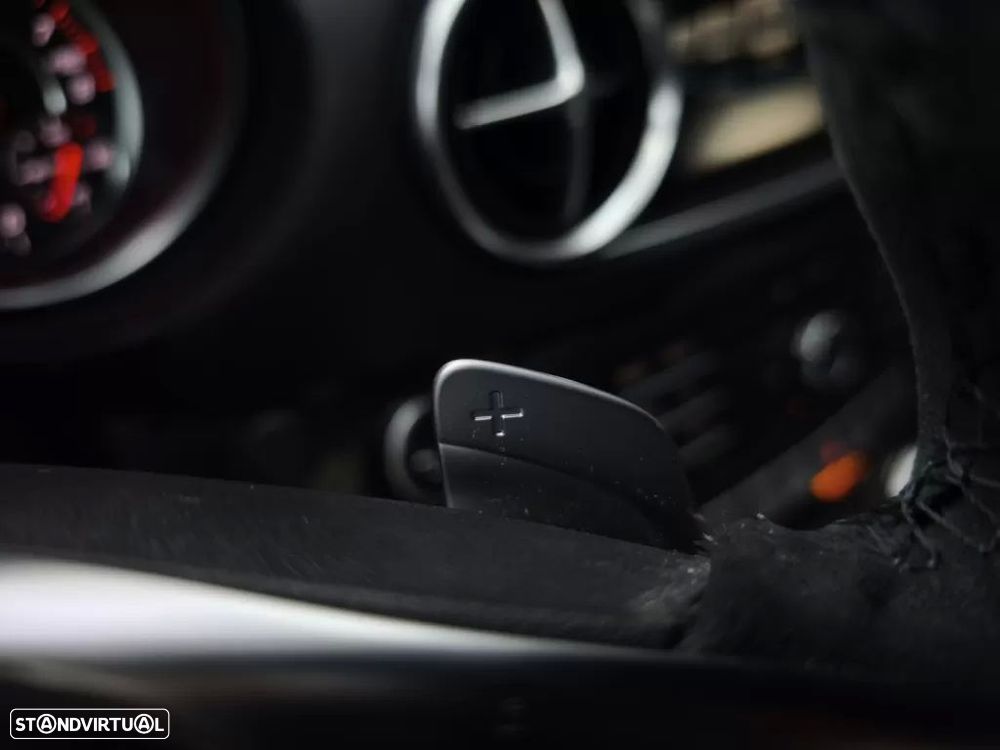 Mercedes-Benz SL 400 9G-TRONIC designo edition — fotografia 30