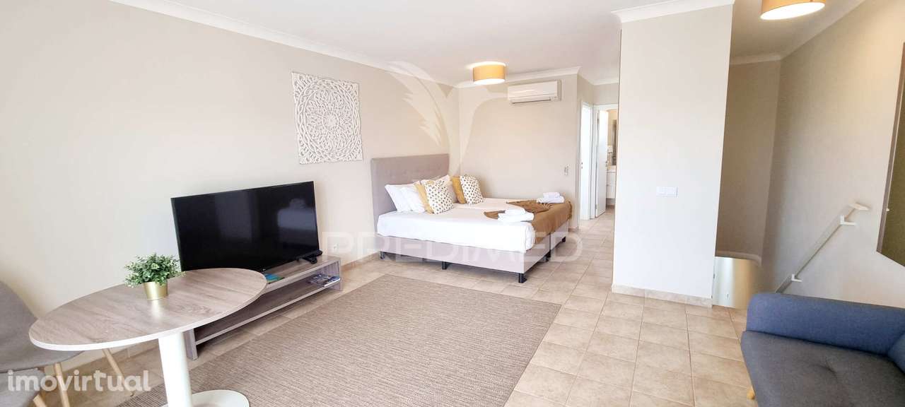 Apartamento T0 com amplo terraço, alta rentabiliadade! - Grande imagem: 4/25