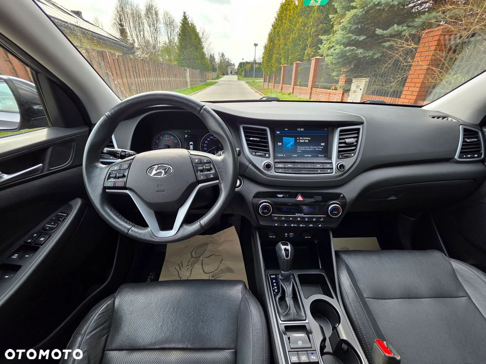 Hyundai Tucson 2.0 CRDI 4WD Automatik Premium - 23
