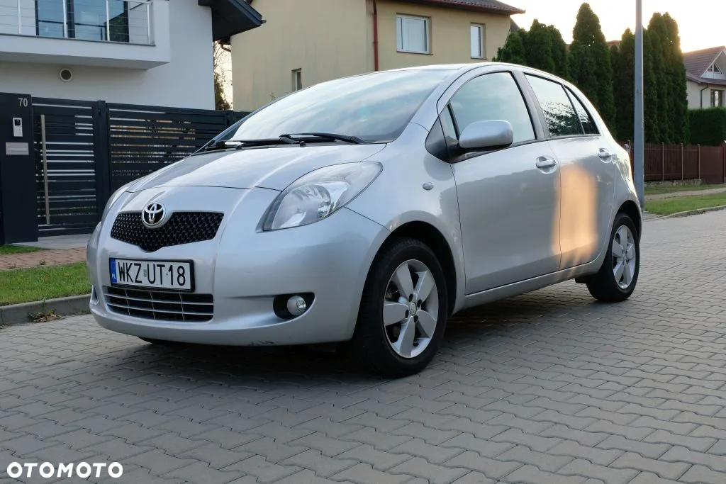 Toyota Yaris 1.0 Luna A/C - 2