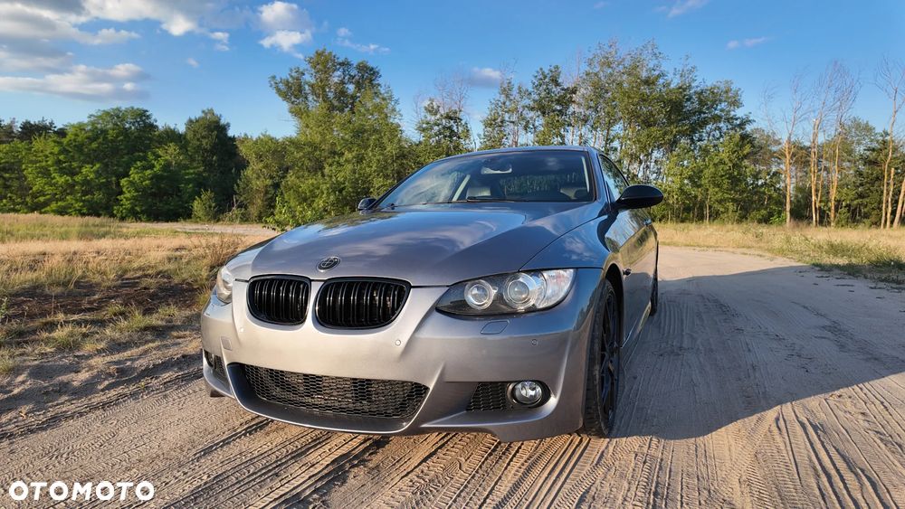 BMW Seria 3 325i - 25