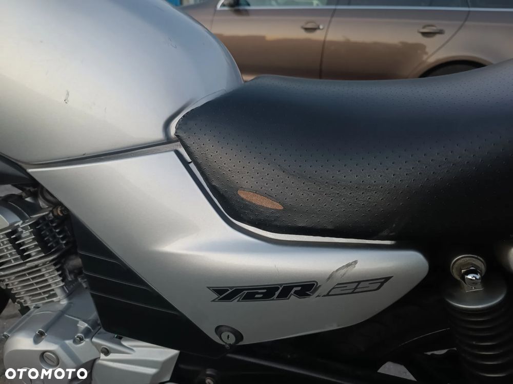 Yamaha YBR - 8
