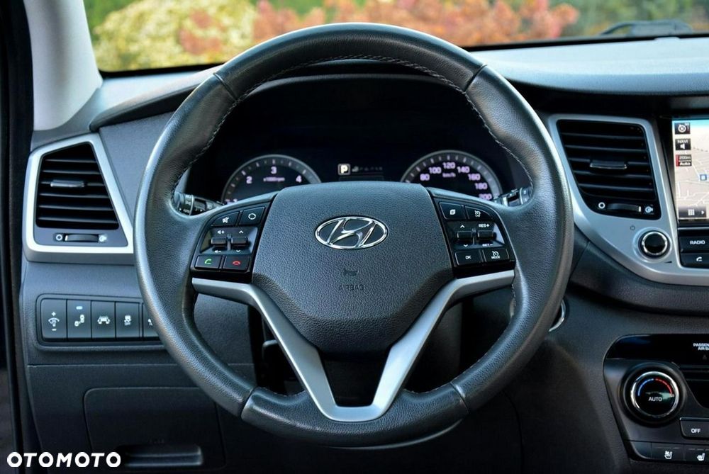 Hyundai Tucson 2.0 CRDI 4WD Automatik Premium - 25