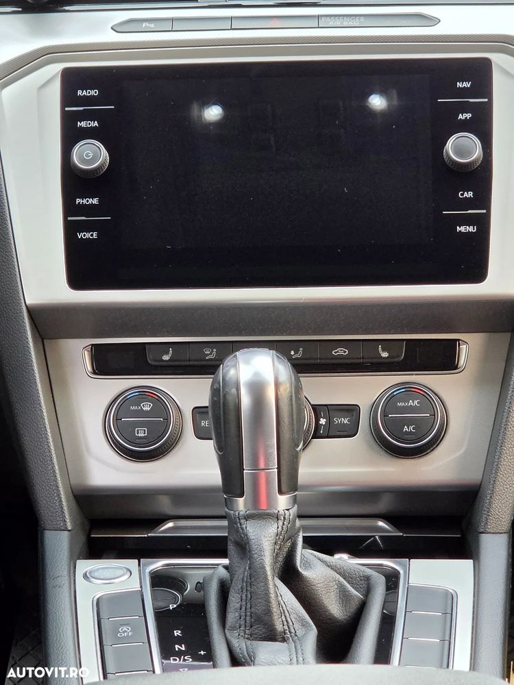 Volkswagen Passat 2.0 TDI DSG Comfortline - 11