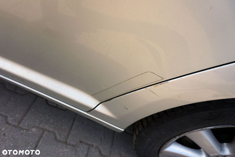 DRZWI TYLNE LEWE AVENSIS II T25 KOMBI 1C0  SREBRNY TOYOTA 2003-2006 - 8