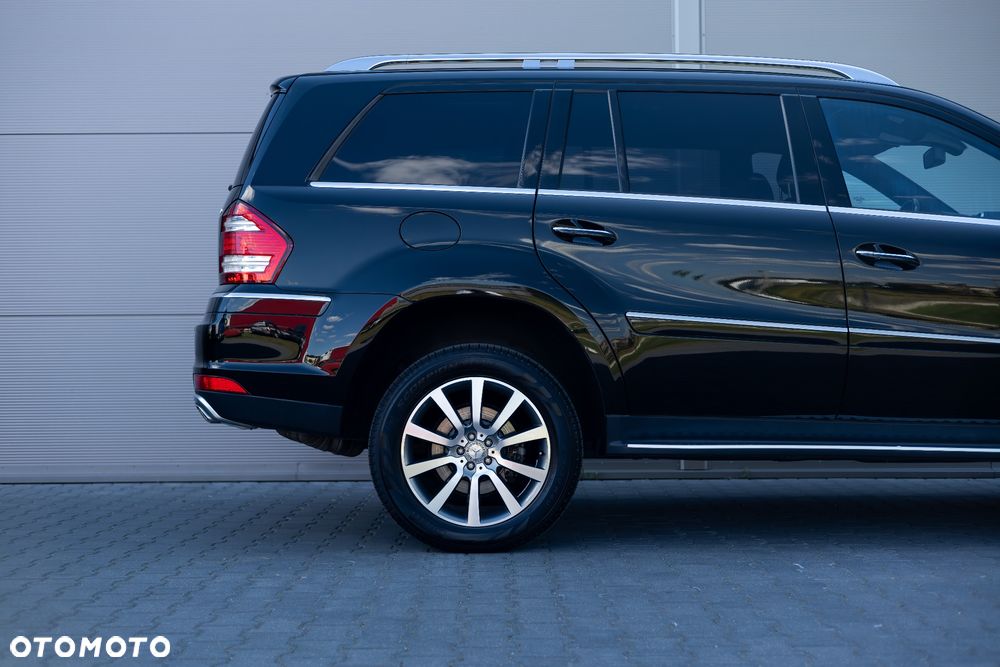 Mercedes-Benz GL 500 4Matic 7G-TRONIC Grand Edition - 10