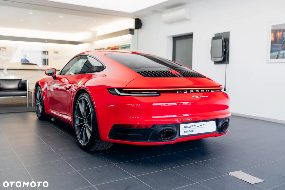 Porsche 911 Carrera - 12