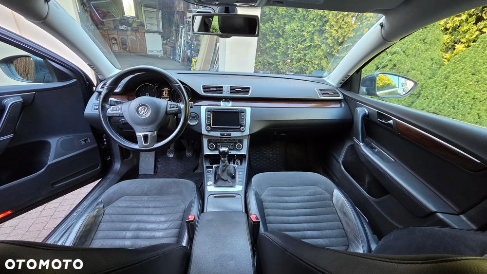 Volkswagen Passat 2.0 TDI Highline - 2