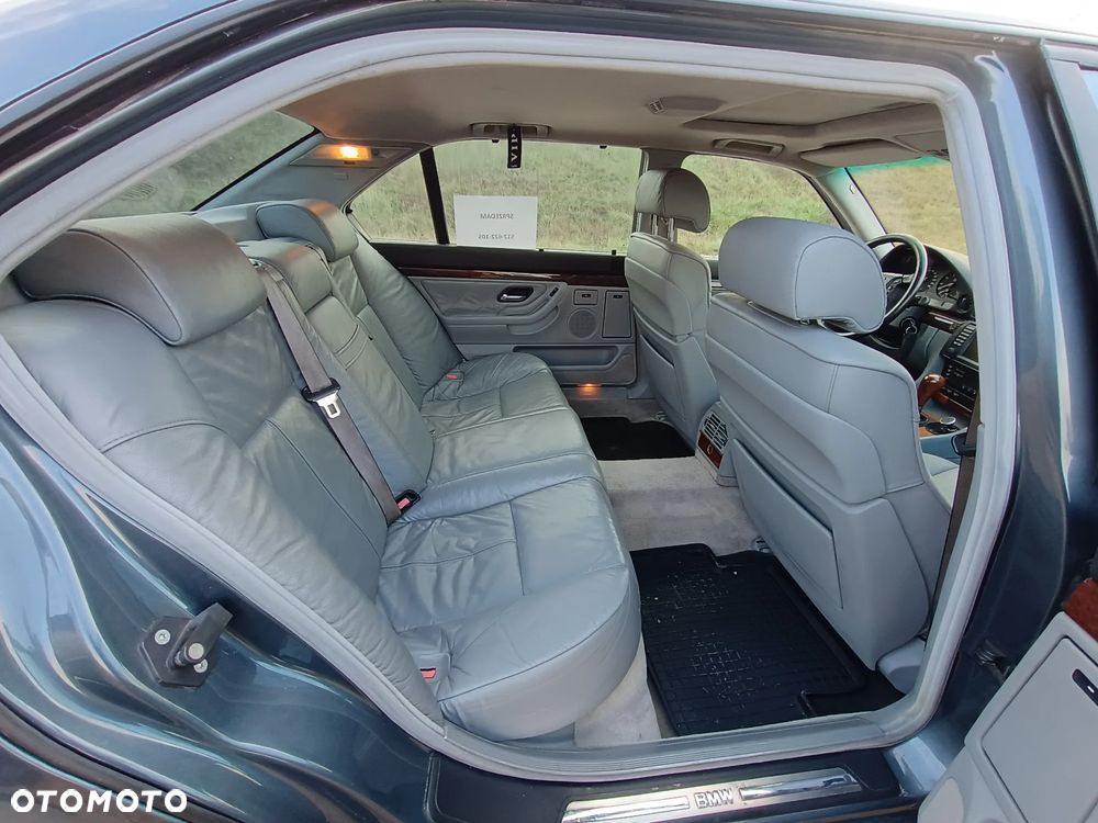 BMW Seria 7 740iL - 12