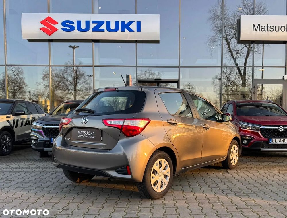 Toyota Yaris 1.5 Premium - 4