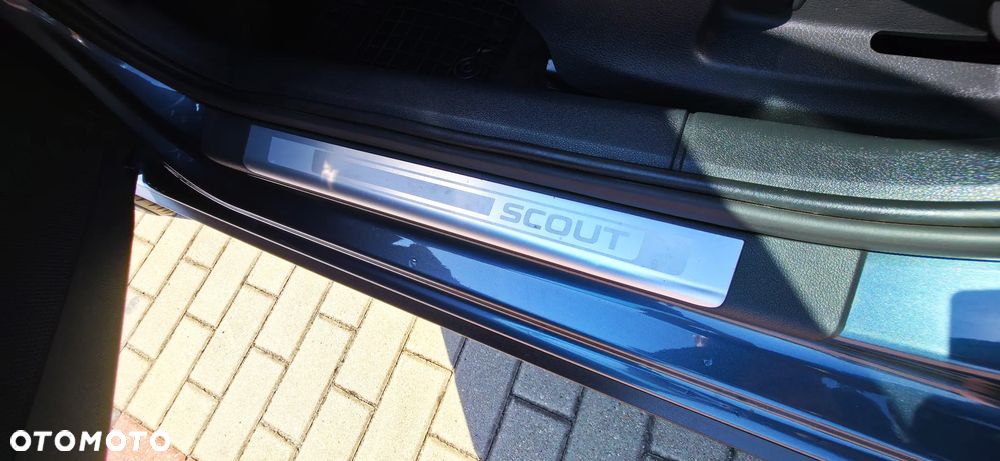 Skoda Octavia 2.0 TDI 4x4 DSG Scout - 37