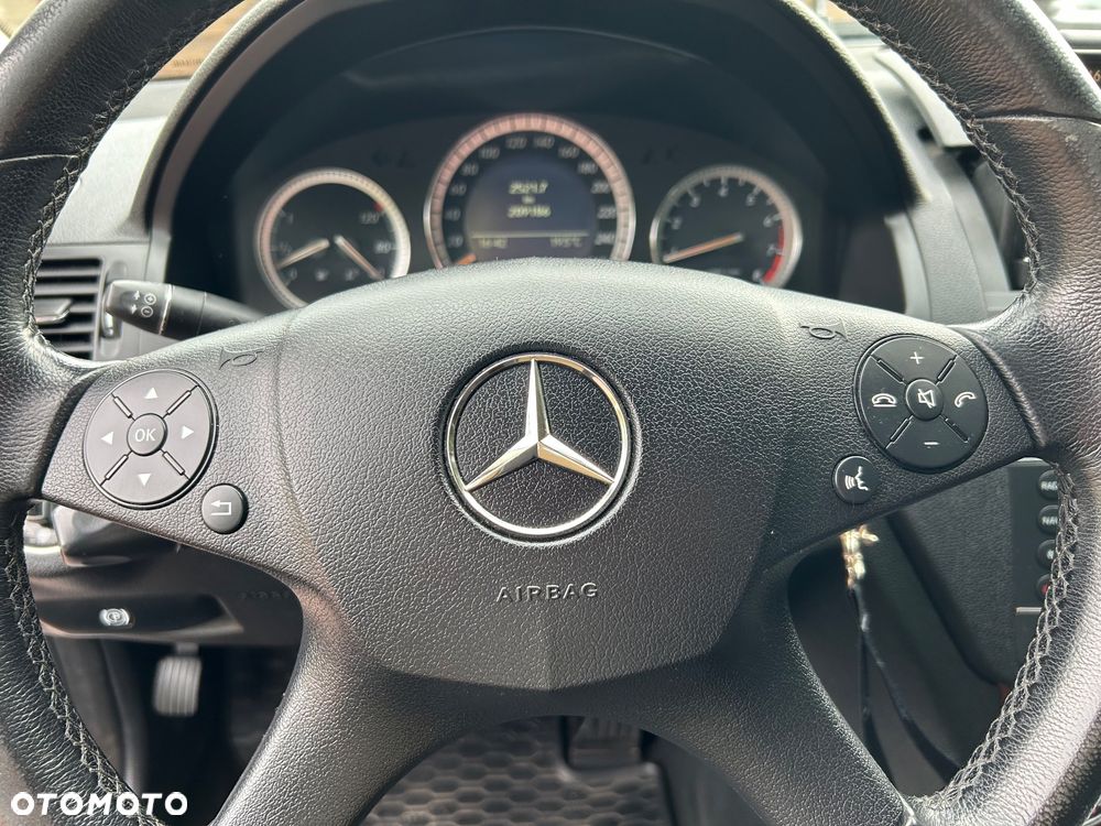 Mercedes-Benz Klasa C 180 Kompressor Classic - 13