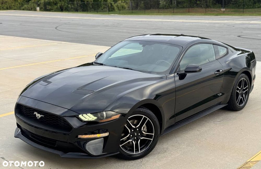 Ford Mustang - 4