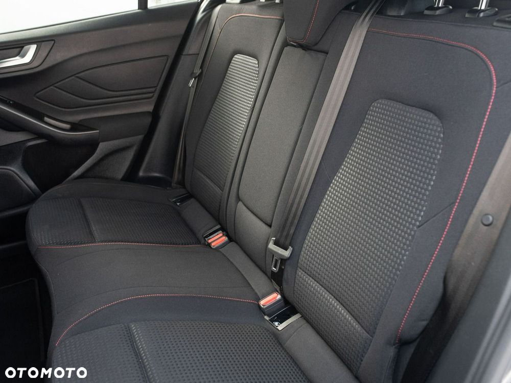 Ford Focus - 25