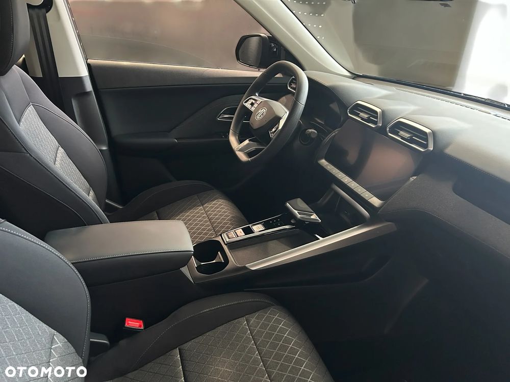 MG ZS Hybrid+ - 12