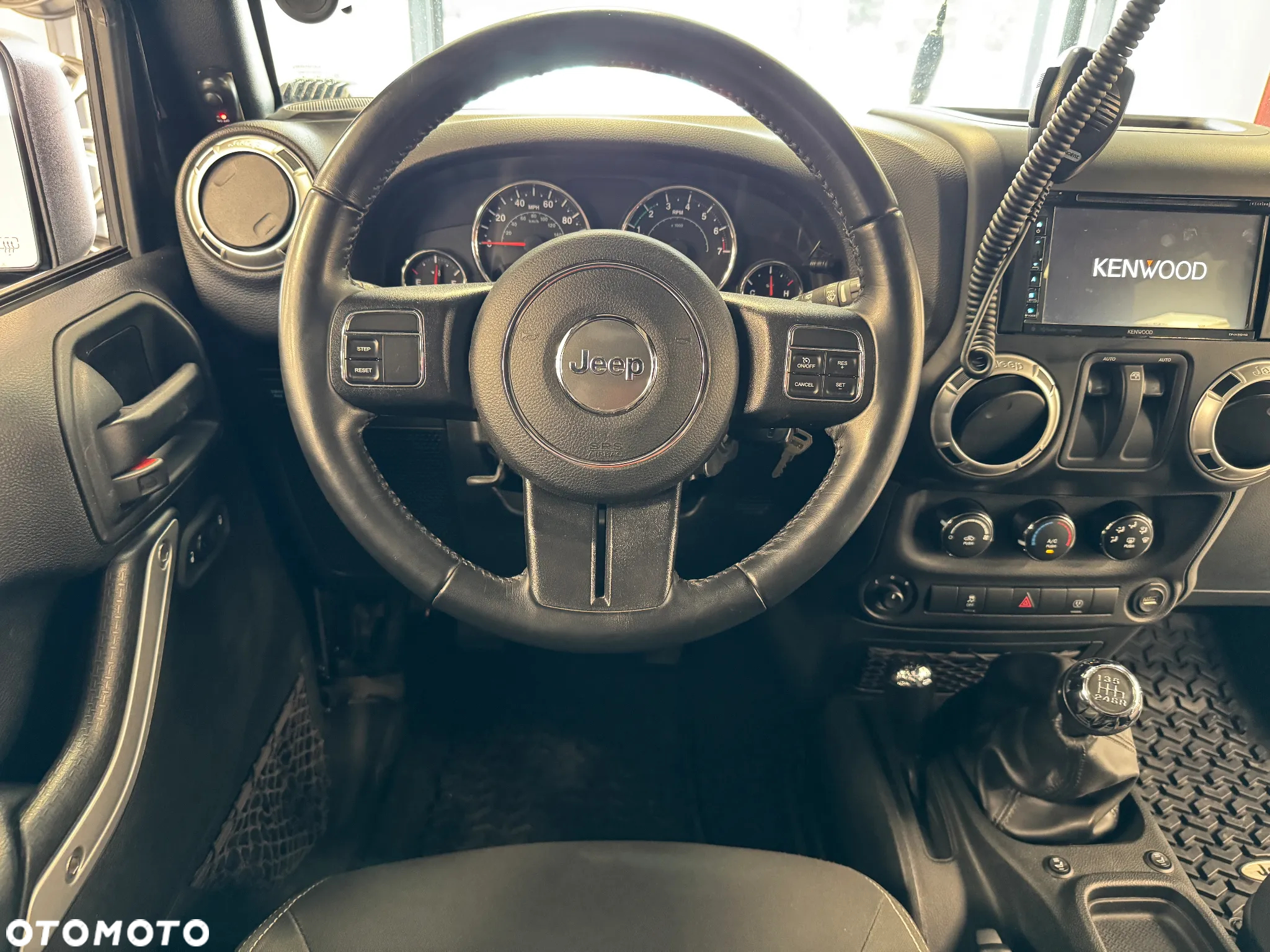 Jeep Wrangler - 10