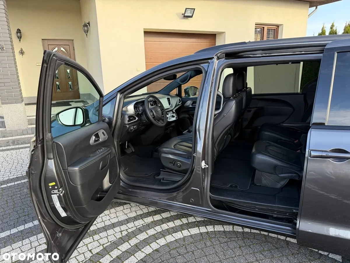 Chrysler Pacifica - 18