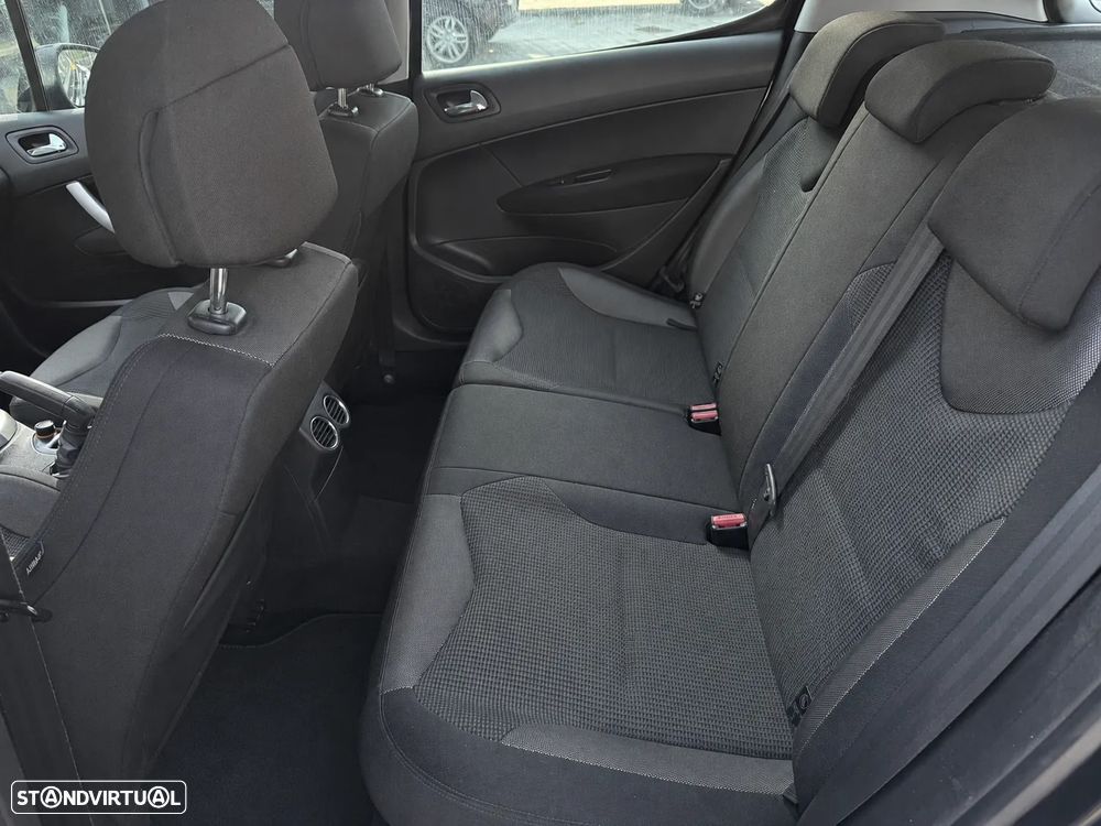 Peugeot 308 1.6 HDi Executive CVM6 - 14