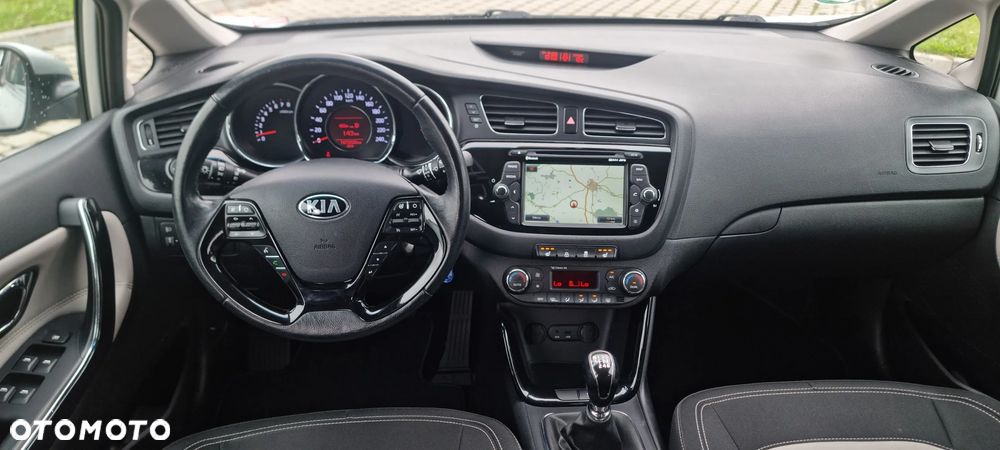 Kia Ceed 1.4 CVVT Dream Team Edition - 17