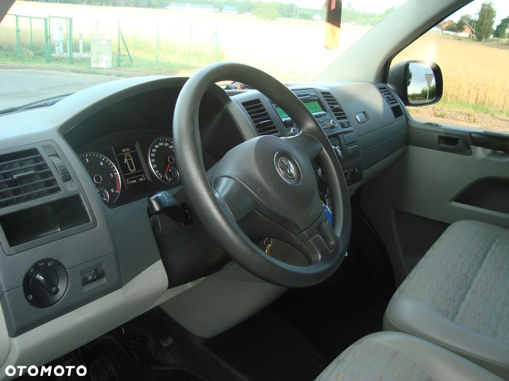 Volkswagen Transporter Caravelle Kurz Trendline - 16